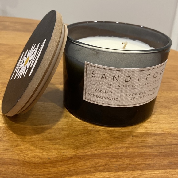 NWOT.  Sand + Fog, 12oz., jar candle. - Picture 4 of 11